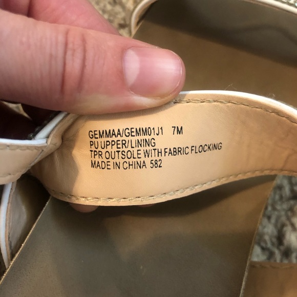 Platform Sandals - Picture 4 of 4